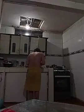 Snapshot of upssamuuu chatting on April 6, 11:55 am upssamuuu online show from April 6, 11:55 am