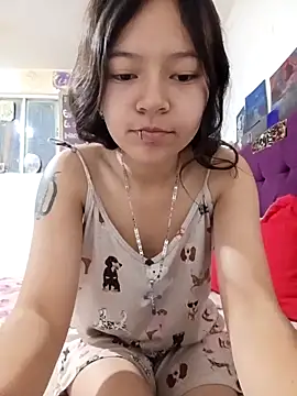 Snapshot of Ninffa_sweet21 chatting on May 6, 8:47 pm Ninffa sweet21 online show from May 6, 8:47 pm