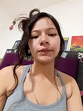Snapshot of Ninffa_sweet21 chatting on May 8, 7:19 pm Ninffa sweet21 online show from May 8, 7:19 pm