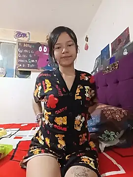 Snapshot of Ninffa_sweet21 chatting on May 22, 11:54 pm Ninffa sweet21 online show from May 22, 11:54 pm