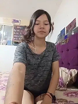 Snapshot of Ninffa_sweet21 chatting on May 26, 2:18 am Ninffa sweet21 online show from May 26, 2:18 am
