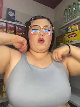 Snapshot of kitty__pinnk chatting on April 1, 7:55 pm kitty pinnk online show from April 1, 7:55 pm