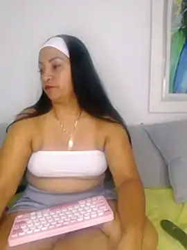 Snapshot of antonelamistresxxx chatting on June 26, 12:37 am antonelamistresxxx online show from June 26, 12:37 am