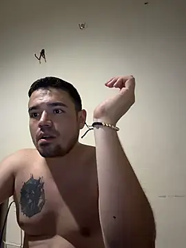 Snapshot of Samuel_Mill4 chatting on April 6, 11:49 pm Samuel Mill4 online show from April 6, 11:49 pm