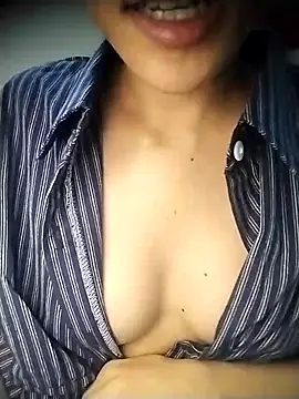 Snapshot of Miyumi1137 chatting on April 1, 1:41 pm Miyumi1137 online show from April 1, 1:41 pm