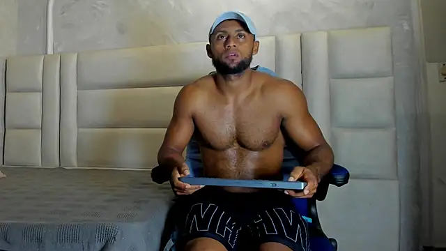 Snapshot of Dark_lennox chatting on March 31, 2:39 pm Dark lennox online show from March 31, 2:39 pm