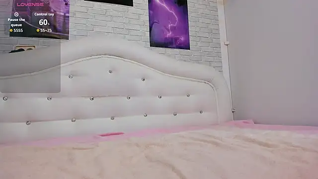 Snapshot of MilanaAmber20 chatting on April 4, 3:16 am MilanaAmber20 online show from April 4, 3:16 am