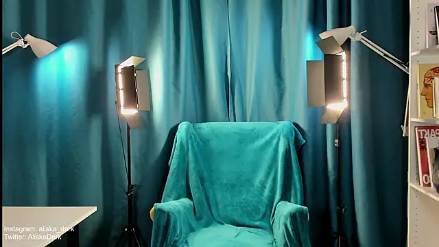 Snapshot of aaliska_dark chatting on March 30, 6:03 am aaliska dark online show from March 30, 6:03 am