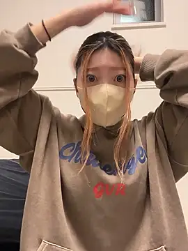 Snapshot of mi-sa1998 chatting on April 1, 1:23 pm mi-sa1998 online show from April 1, 1:23 pm