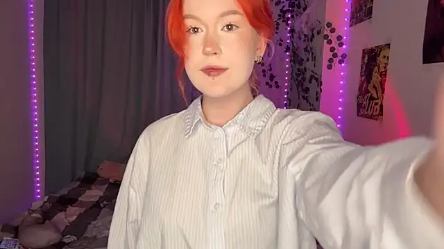 Snapshot of Mira_ginger chatting on April 2, 6:27 pm Mira ginger online show from April 2, 6:27 pm