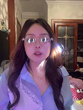 thelittlexx online show from April 3, 10:35 am