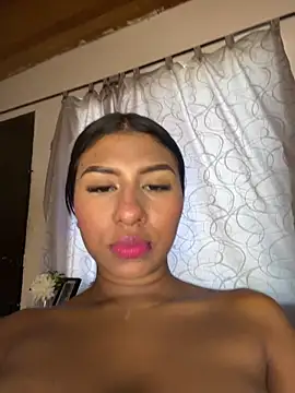 Daphnie Foxx online show from May 3, 6:58 pm