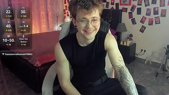 Thomas Norton online show from March 25, 3:40 pm