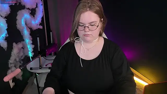 Snapshot of Maneela_Kennedy chatting on April 15, 7:21 pm Maneela Kennedy online show from April 15, 7:21 pm