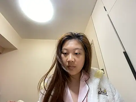 Snapshot of tutu512 chatting on April 4, 6:00 am tutu512 online show from April 4, 6:00 am