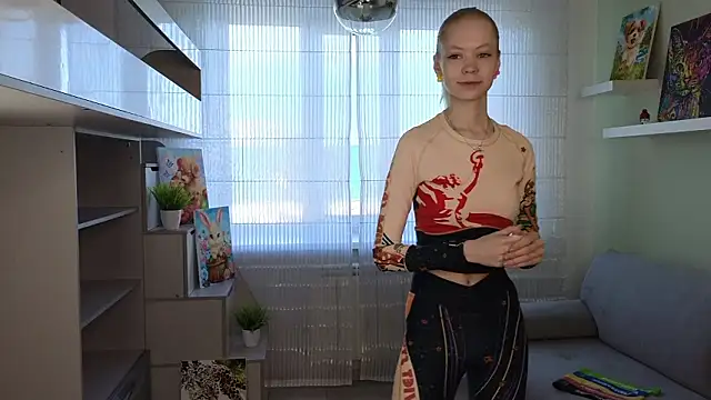 Snapshot of TulaHilst chatting on March 30, 5:30 am TulaHilst online show from March 30, 5:30 am