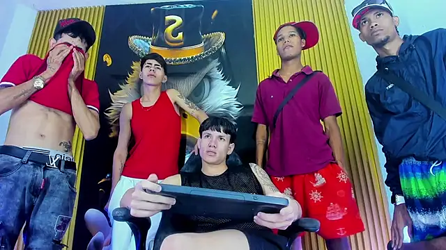 Snapshot of Gang_Members_xxx chatting on April 2, 3:37 am Gang Members xxx online show from April 2, 3:37 am