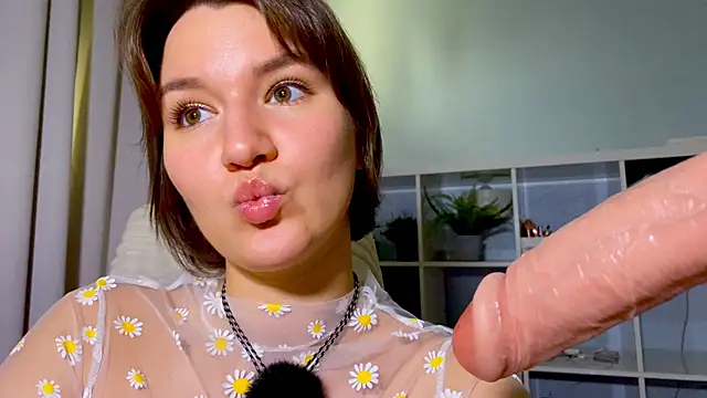 kissable era online show from July 6, 11:40 am