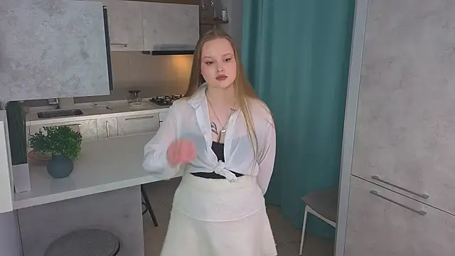 MimiSlechta online show from March 29, 5:13 pm