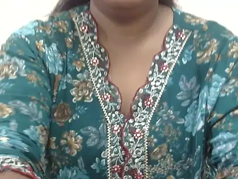 Snapshot of Sana_Khaan chatting on March 27, 4:51 am Sana Khaan online show from March 27, 4:51 am