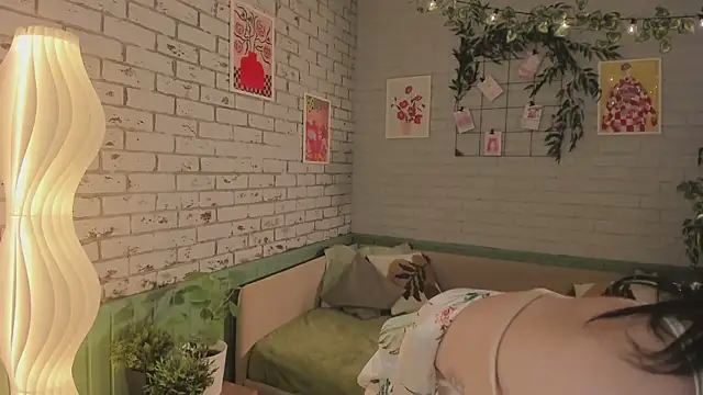 miraiakik online show from March 29, 2:39 pm