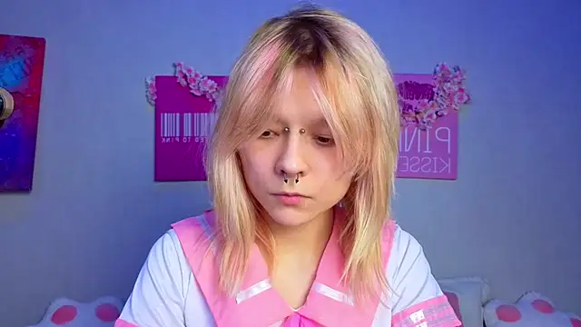 PerryKitty online show from May 14, 2:46 pm