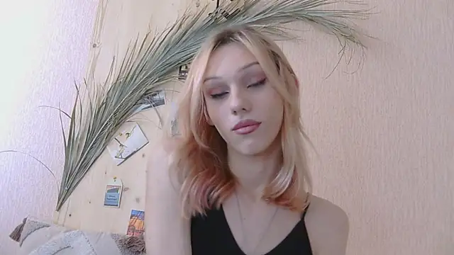 Snapshot of Kirana_Hayes chatting on April 3, 2:04 pm Kirana Hayes online show from April 3, 2:04 pm