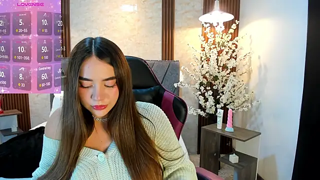 Anissa m  online show from April 8, 7:25 pm