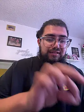 Snapshot of dpenguino chatting on April 1, 5:10 pm dpenguino online show from April 1, 5:10 pm