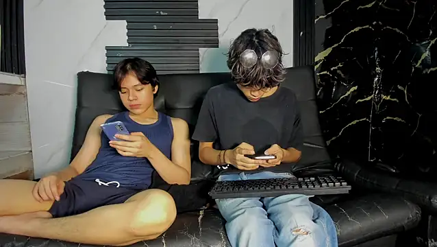 Snapshot of Max_gold chatting on April 2, 3:09 pm Max gold online show from April 2, 3:09 pm