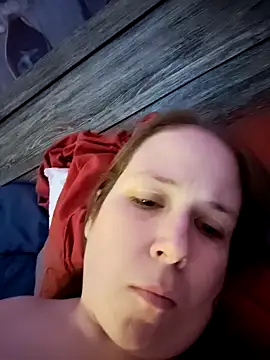 Snapshot of 023thickandjuicy07 chatting on April 2, 4:43 am 023thickandjuicy07 online show from April 2, 4:43 am