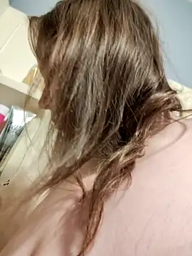 Snapshot of 023thickandjuicy07 chatting on April 3, 2:42 am 023thickandjuicy07 online show from April 3, 2:42 am