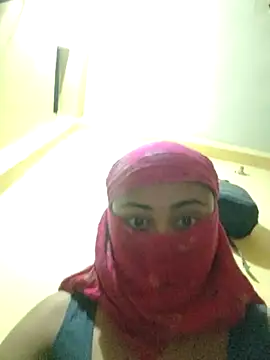 Snapshot of itzhappy92 chatting on April 3, 6:17 pm itzhappy92 online show from April 3, 6:17 pm