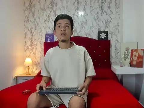 Alejandra and James  online show from April 2, 7:39 am