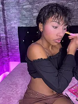 Snapshot of Morena_fire chatting on April 3, 7:12 pm Morena fire online show from April 3, 7:12 pm