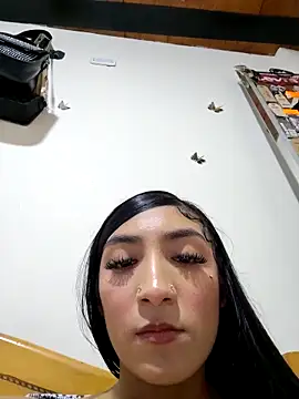 Snapshot of yvonne_1998 chatting on March 31, 9:26 pm yvonne 1998 online show from March 31, 9:26 pm