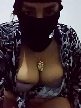 Snapshot of soltana69lona chatting on March 31, 2:35 am soltana69lona online show from March 31, 2:35 am