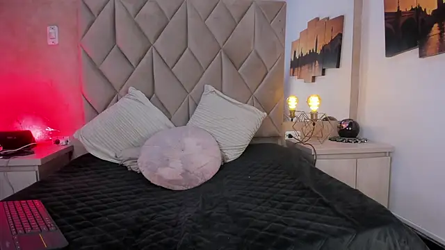 Snapshot of Cinthia_Cortes chatting on March 30, 7:48 pm Cinthia Cortes online show from March 30, 7:48 pm