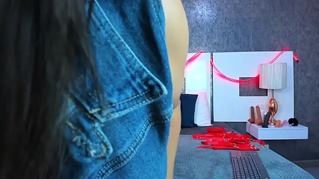 Snapshot of anna__lu chatting on March 31, 12:49 pm anna lu online show from March 31, 12:49 pm