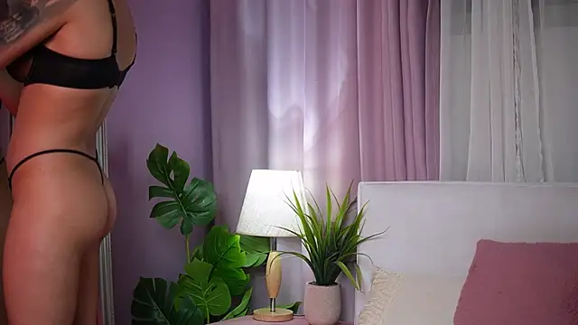 Snapshot of AmeliaBarbie chatting on April 3, 8:40 pm AmeliaBarbie online show from April 3, 8:40 pm