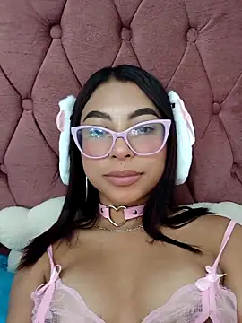 Snapshot of KatanaRose_ chatting on March 28, 3:28 am KatanaRose online show from March 28, 3:28 am