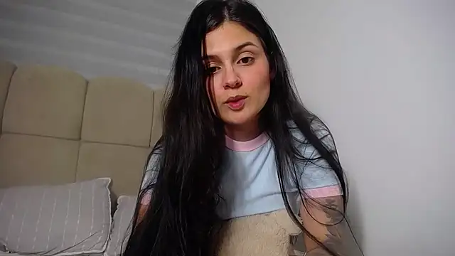 Snapshot of SofiaBanks_ chatting on April 27, 11:25 pm SofiaBanks online show from April 27, 11:25 pm