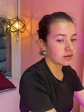 Snapshot of tinkerbell_pink22 chatting on March 31, 1:22 pm tinkerbell pink22 online show from March 31, 1:22 pm