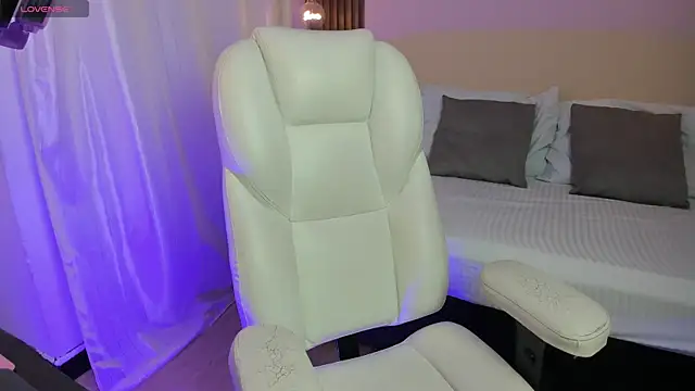 Snapshot of Hanna_Tylor chatting on March 27, 7:57 pm Hanna Tylor online show from March 27, 7:57 pm