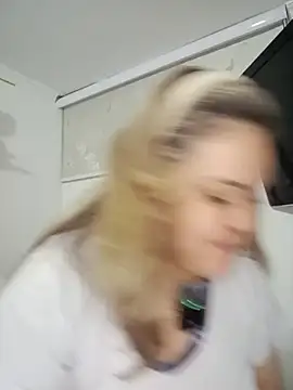 Snapshot of Natashablade__ chatting on May 23, 3:23 am Natashablade online show from May 23, 3:23 am