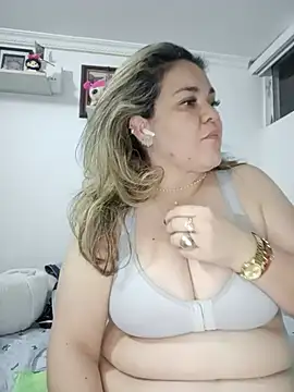 Snapshot of Natashablade__ chatting on July 2, 3:34 am Natashablade online show from July 2, 3:34 am