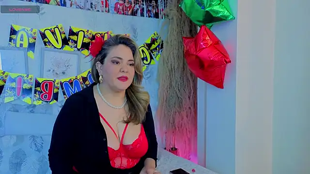 Snapshot of Natashablade__ chatting on July 3, 11:27 am Natashablade online show from July 3, 11:27 am