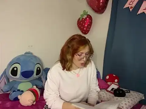 Snapshot of Nerdycopper chatting on April 2, 4:32 am Nerdycopper online show from April 2, 4:32 am