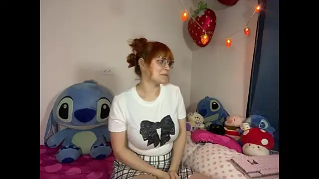 Snapshot of Nerdycopper chatting on April 4, 3:05 am Nerdycopper online show from April 4, 3:05 am