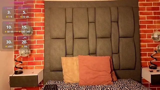 Snapshot of luxuryheavenn chatting on March 30, 8:32 pm luxuryheavenn online show from March 30, 8:32 pm